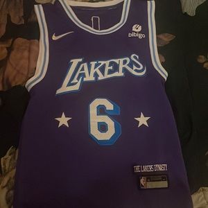 Lebron James youth medium